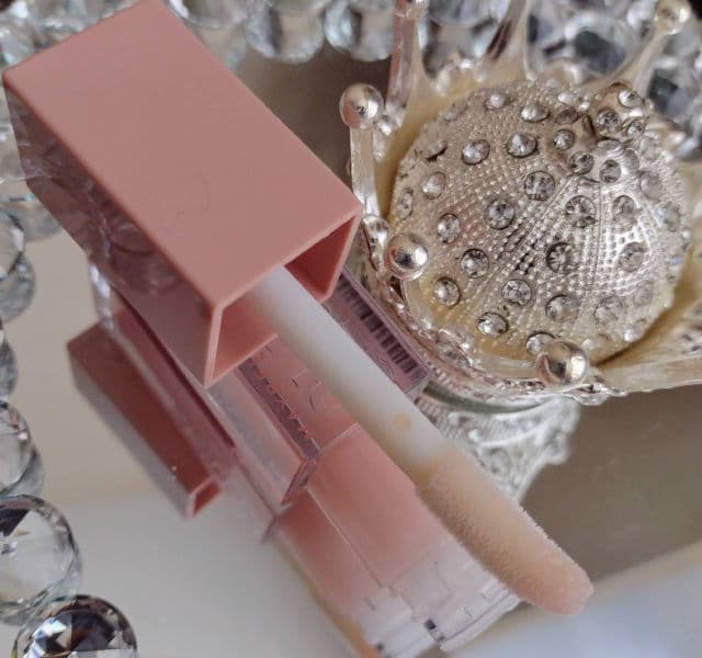 Maybelline Lifter Gloss 001 Pearl review photo by jojomaria