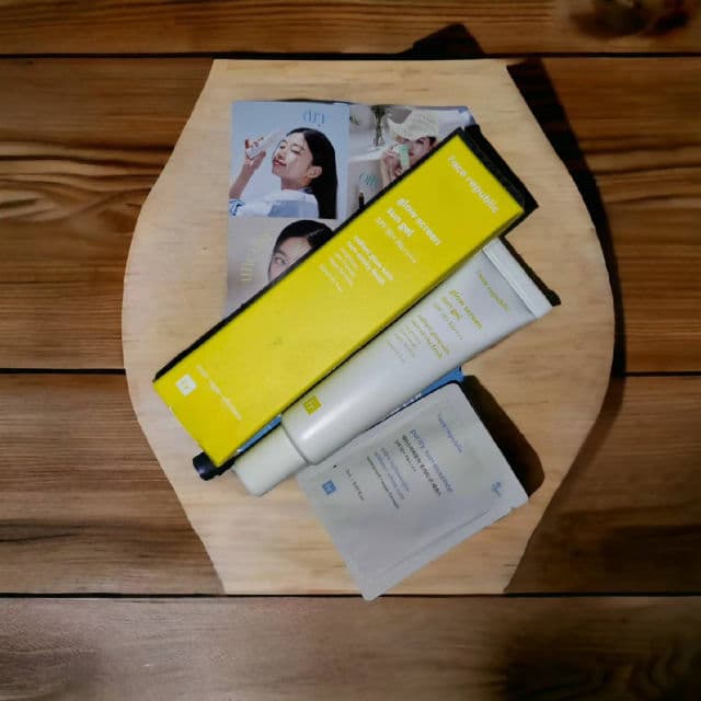 Face Republic Glow Screen Sun Gel SPF50+ PA++++ review photo by BGTN