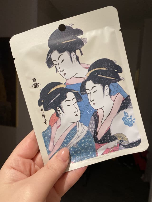 Mitomo Gold + Cherry Blossom Facial Essence Mask review photo by Negin