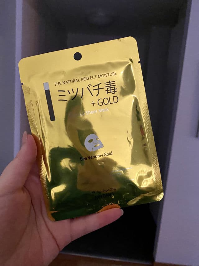 Mitomo Gold + Bee Venom Moisturizing Face Mask review photo by Negin