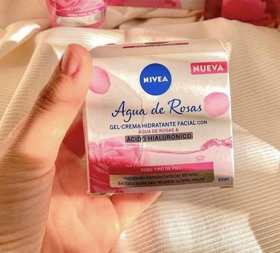 Nivea Agua De Rosas Gel-Crema Hidratante Facial  review photo by eliandrade
