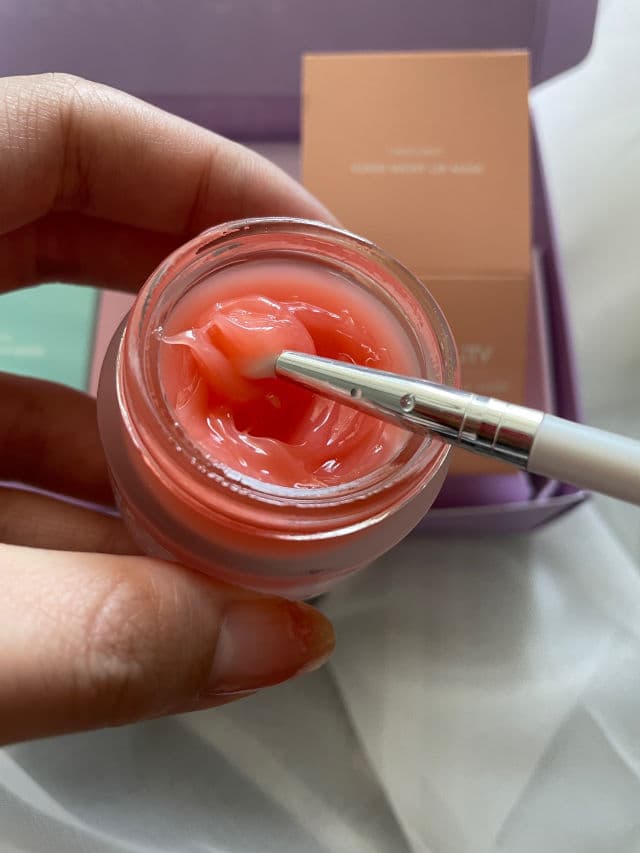 SELF BEAUTY Uniconic Good Night Hydrating Vegan Lip Mask - Rosehip & Collagen review photo by legallyobsessed