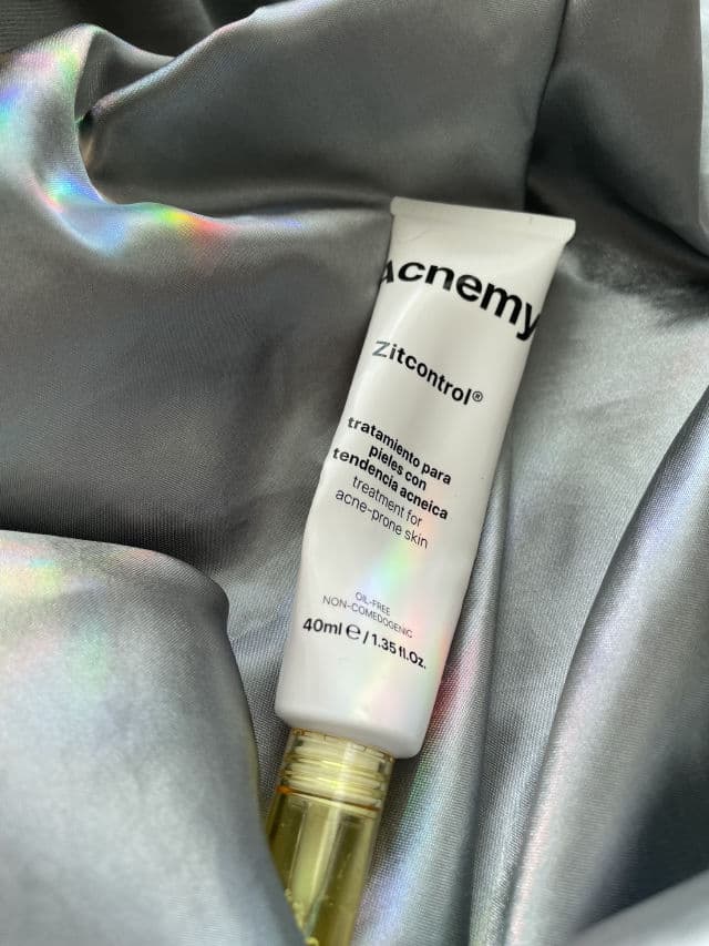 Acnemy Zitcontrol review photo by legallyobsessed