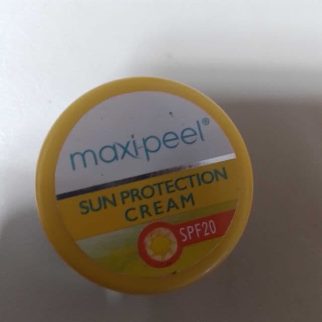 Maxi-Peel Sunblock Cream review photo by Pickiana