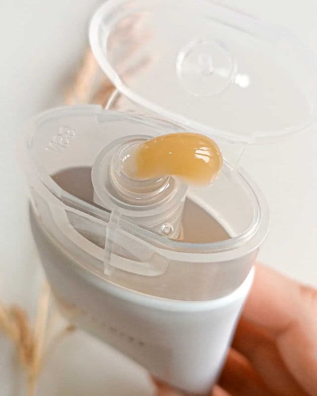 SKIN1004 Madagascar Centella Soothing Cream review photo by Zara1193