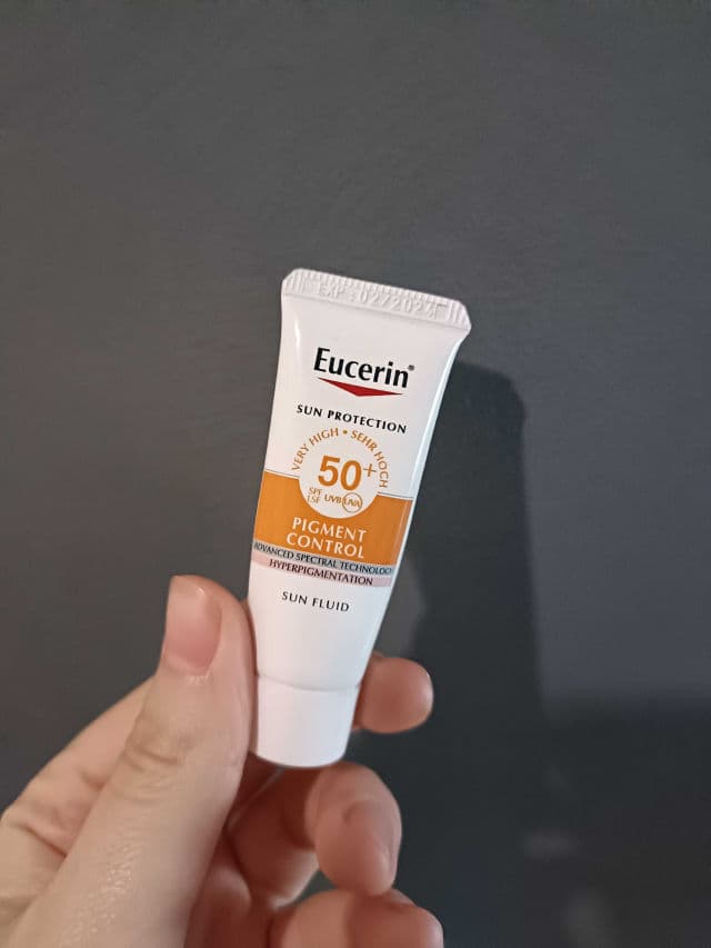 Eucerin Sun Fluid Pigment Control SPF 50+ review photo by NaMoka