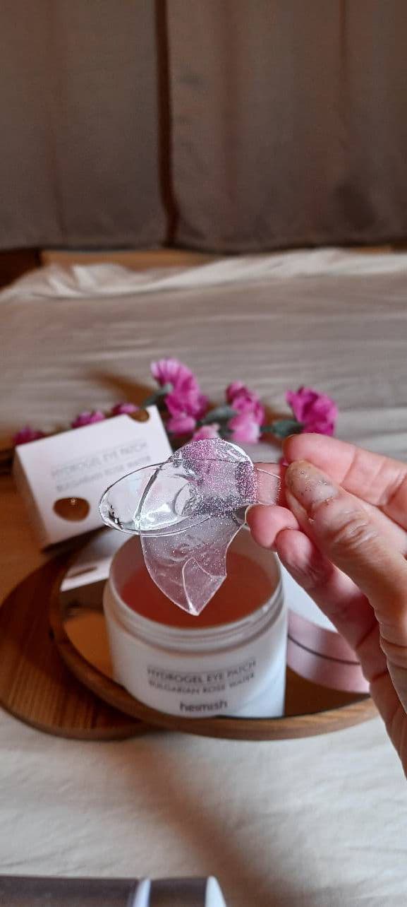 Bulgarian Rose Water Hydrogel Eye Patch product review