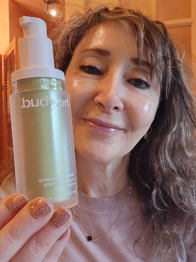Hey Bud 10% Niacinamide + Hemp Serum review photo by daliajulius