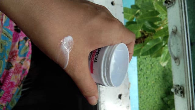 Viva Cosmetics Special Day Cream review photo by Pipaafifa