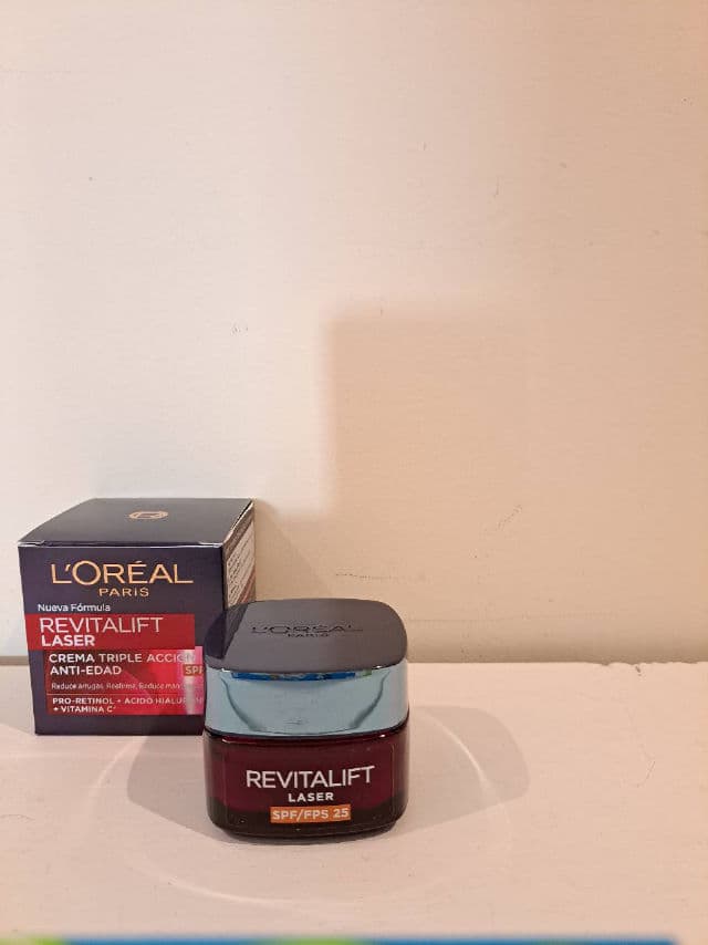 L'Oreal Paris Revitalift Laser X3 Day Cream review photo by Animoli