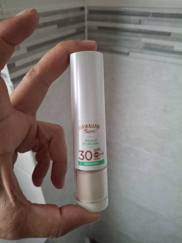 Hawaiian Tropic Mineral Translucent Sunscreen Powder Brush SPF 30 review photo by beautyk72