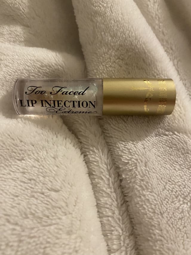 Too Faced Lip Injection Extreme Lip Plumper review photo by Beautyalways