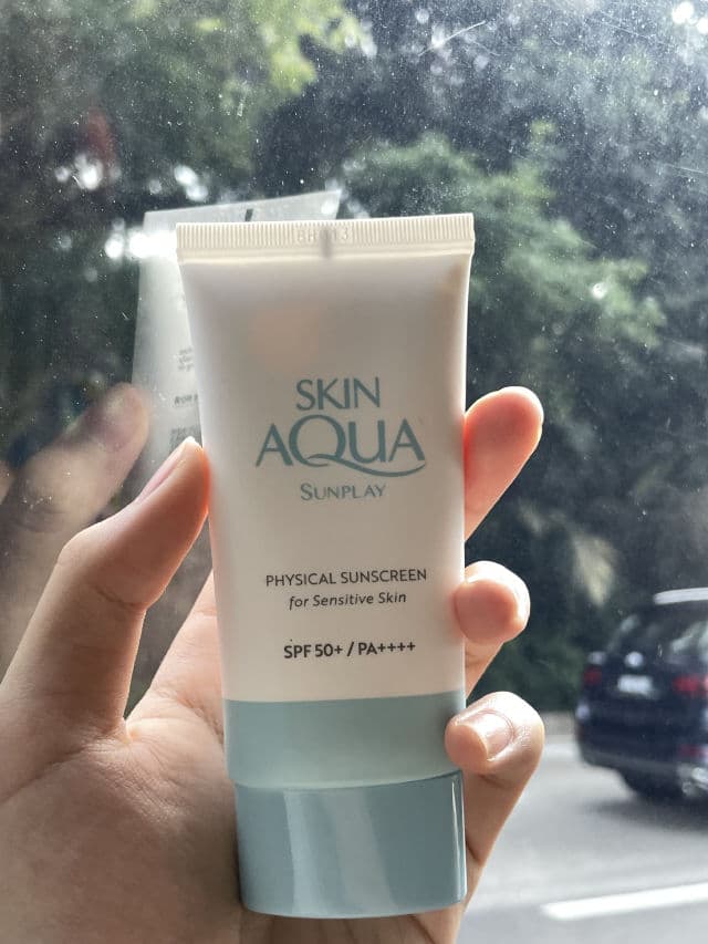 SKIN AQUA Physical Sunscreen for Sensitive Skin SPF50+ PA++++ review photo by LucBlanc