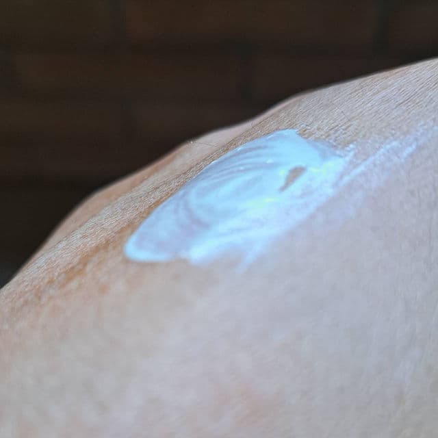 La Roche-Posay Anthelios Sunscreen Hydrating Body Lotion SPF50+ review photo by monic22