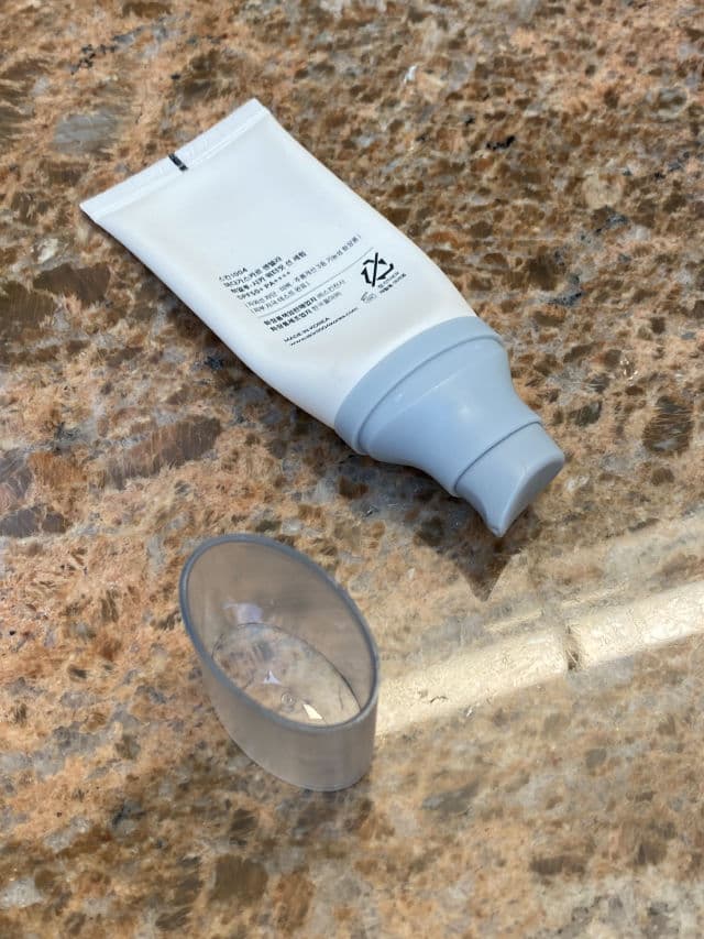 SKIN1004 Madagascar Centella Hyalu-Cica Water-Fit Sun Serum SPF50+ PA++++ review photo by ctskin