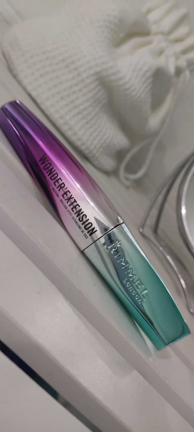 Rimmel Wonder'Extension Mascara - 001 Very Black review photo by Butterflyoli