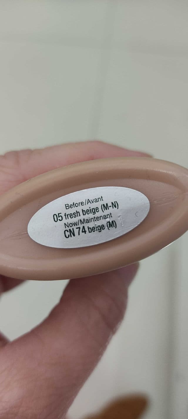 Clinique Even Better Glow Light Reflecting Makeup Broad Spectrum SPF 15 review photo by Butterflyoli