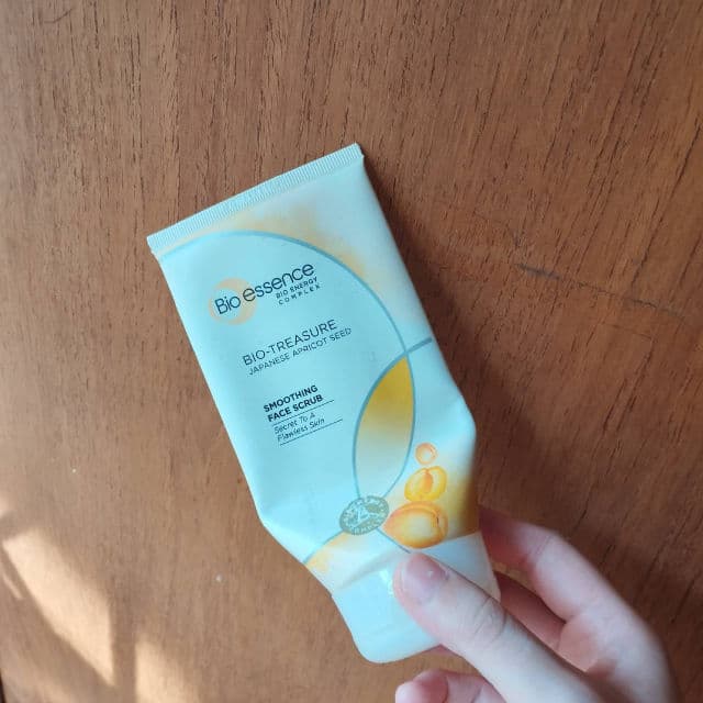 Bioessence Bio Treasure Japanese Apricot Seed Smoothing Face Scrub review photo by thisisricka
