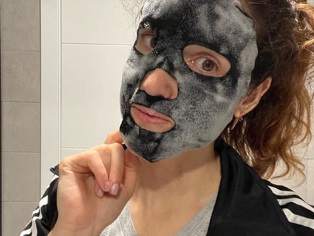 Ondo Beauty 36.5 Charcoal & Yuja Bubble Mask review photo by aritamakeup