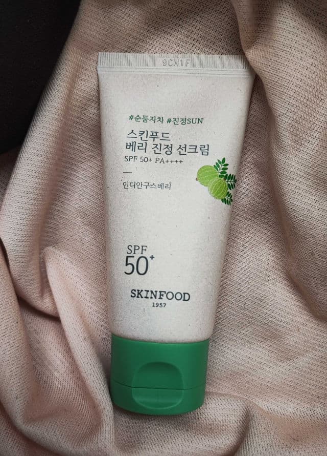 SKINFOOD Berry Soothing Sun Cream SPF50+ PA++++ review photo by Vero9nica