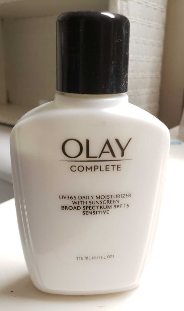 Olay Complete UV365 Daily Moisturizer with Sunscreen SPF 15 Normal review photo by stellareviews