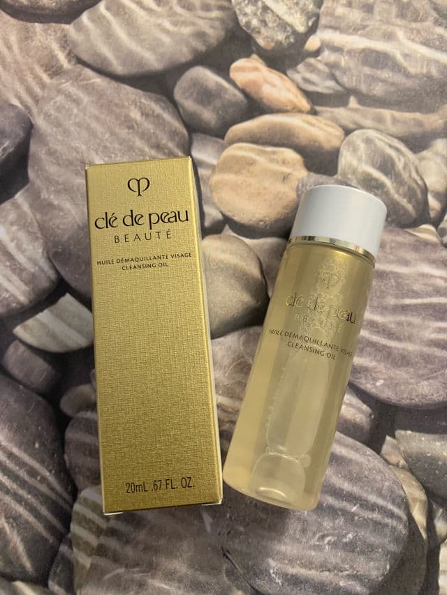Clé de Peau Beauté Cleansing Cream Oil review photo by manonv