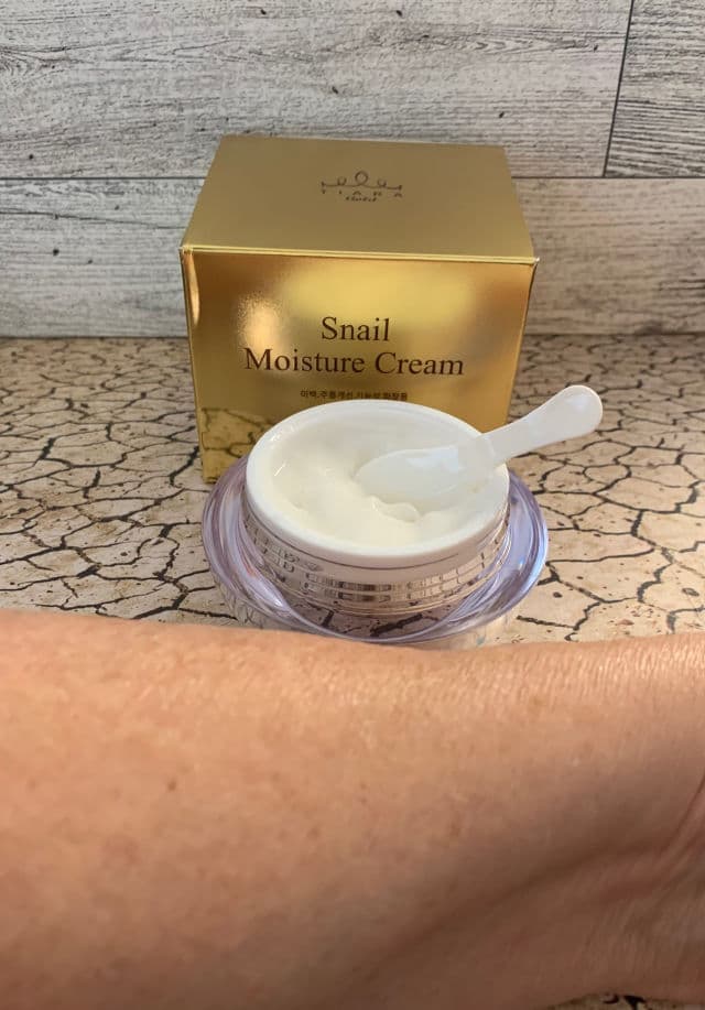 Tiara Gold Multi Premium Snail Moisture Cream review photo by manonv