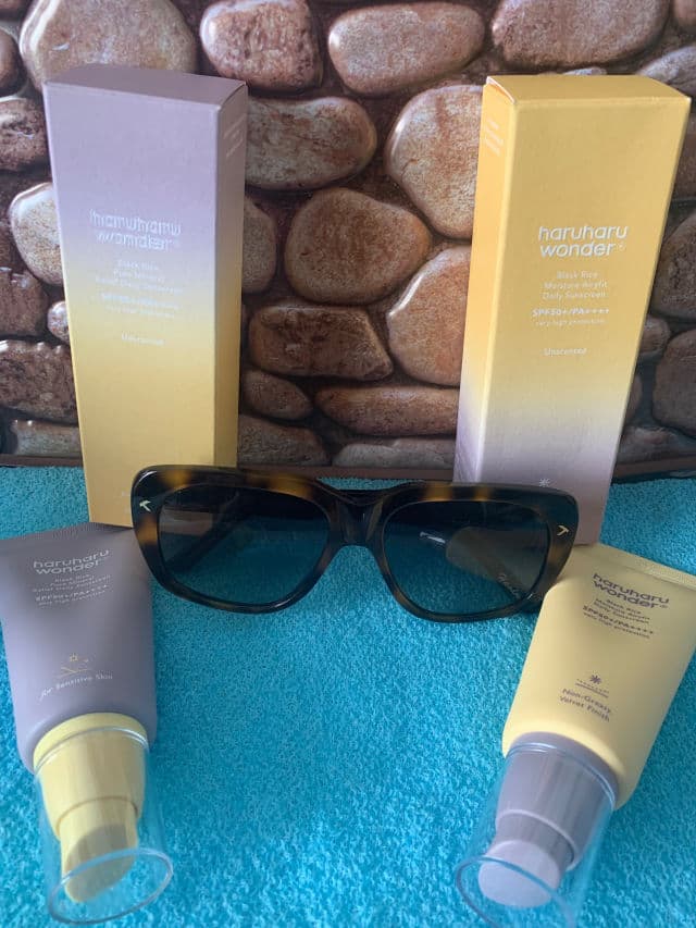 HaruHaru WONDER Black Rice Moisture Airyfit Sunscreen SPF50+/PA++++ review photo by manonv
