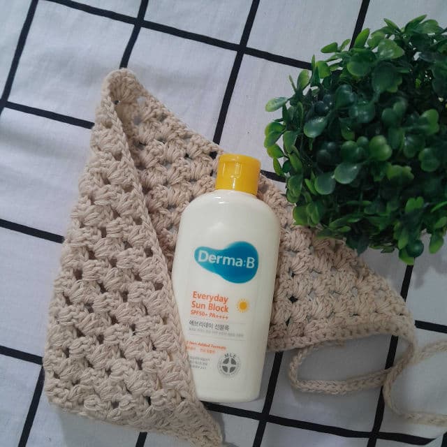 Derma B Everyday Sun Block SPF50+ PA++++ review photo by pickyhazy