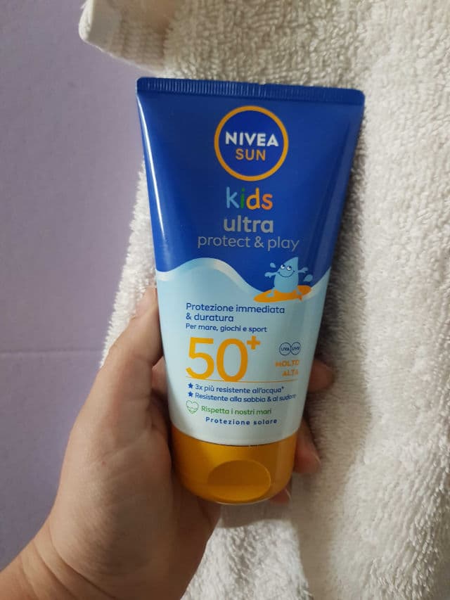 Nivea Kids Swim & Play Sun Lotion SPF50+ review photo by Martadb83tester