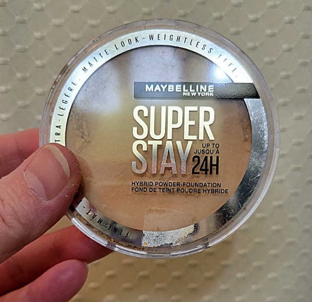 Maybelline SuperStay Full Coverage Powder Foundation review photo by Treia