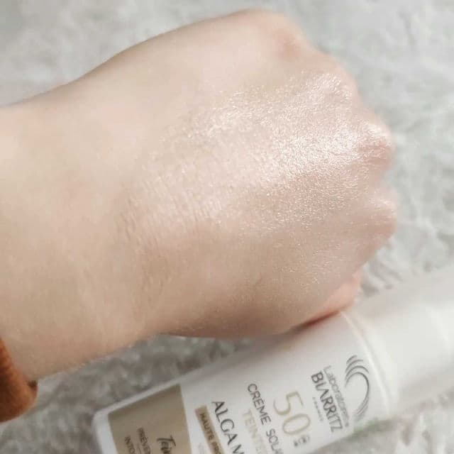 Laboratoires de Biarritz Certified Organic Tinted Face Sunscreen SPF50 review photo by KristinK