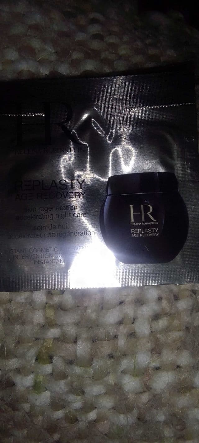 Helena Rubinstein Re-Plasty Age Recovery Skin Regeneration Accelerating Night Care review photo by Playgirl8419