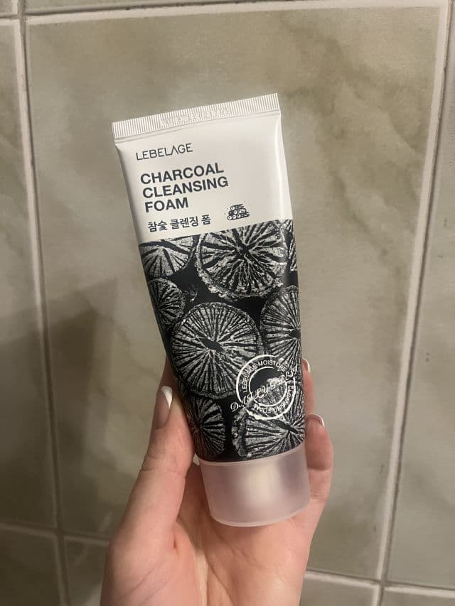 LEBELAGE Charcoal Cleansing Foam review photo by Hellen2110