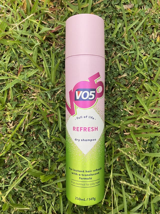VO5 Refresh Me Quick Dry Shampoo review photo by Chlozzalove