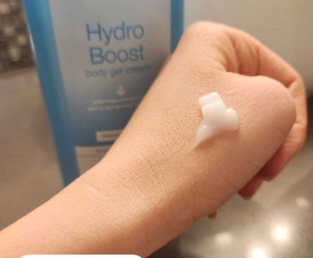 Neutrogena Hydro Boost Body Gel Cream - Original Scent review photo by jennifermakesart