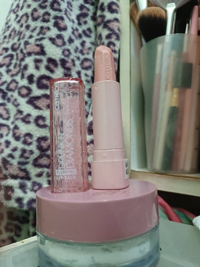 Catrice  010 Guilty Treasure review photo by MarianaSmile