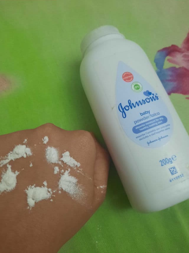 Johnson's Baby Powder review photo by Jellatin