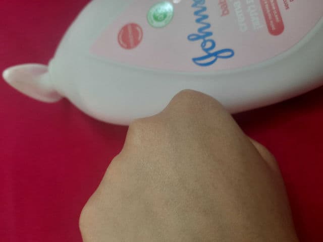 Johnson's Baby Lotion review photo by Jellatin