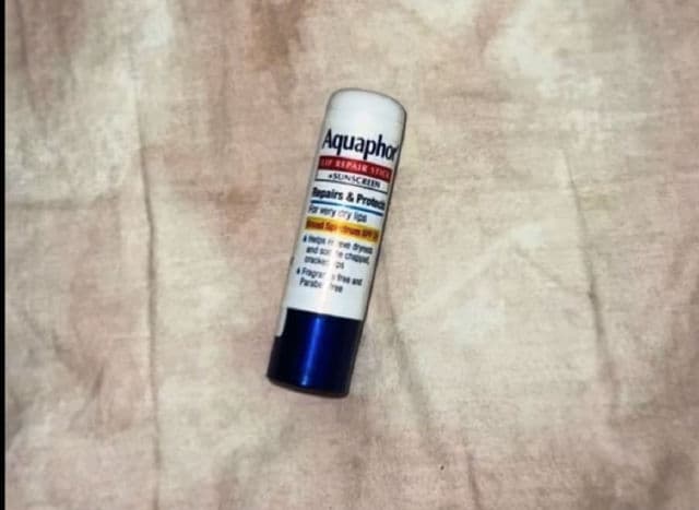 Aquaphor Lip Repair + Protect Stick SPF 30 review photo by jordyyy