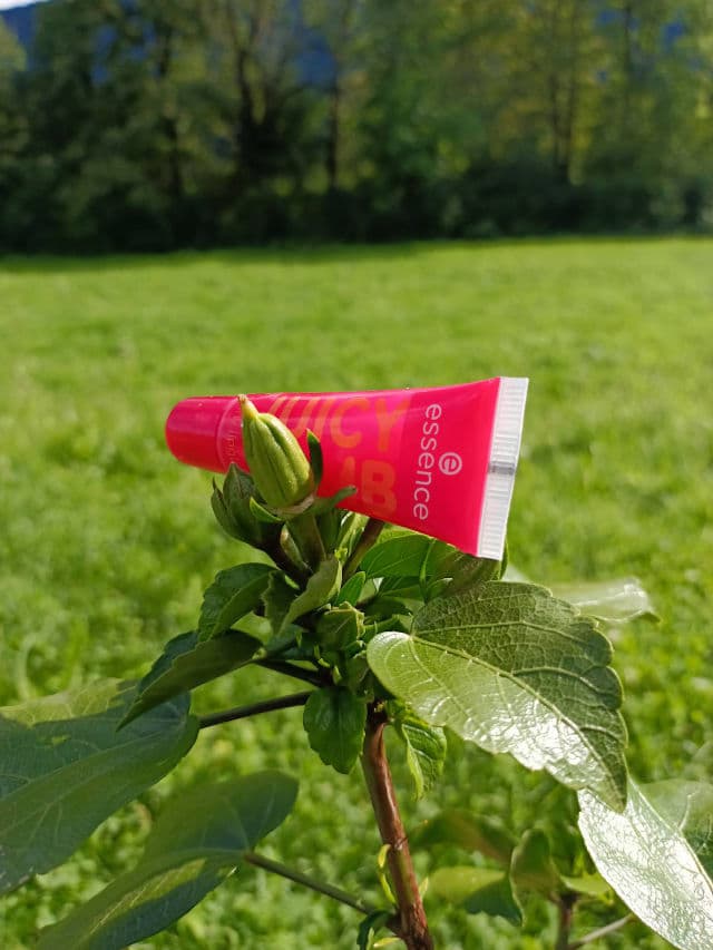 Essence Juicy Bomb Shiny Lipgloss - 04 Crazy Cherry review photo by beingmyselfE