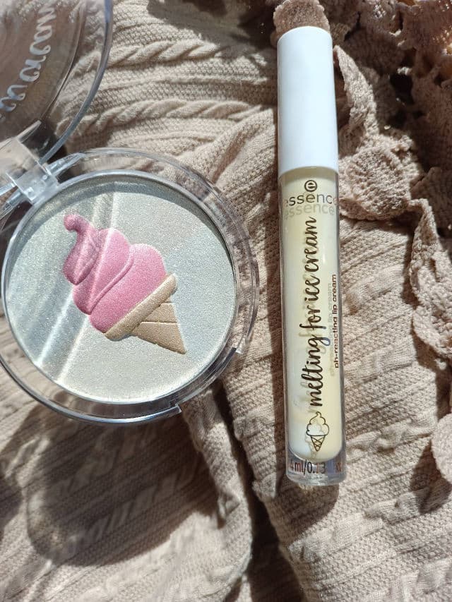 Essence Melting For Ice Cream Blushlighter review photo by beingmyselfE