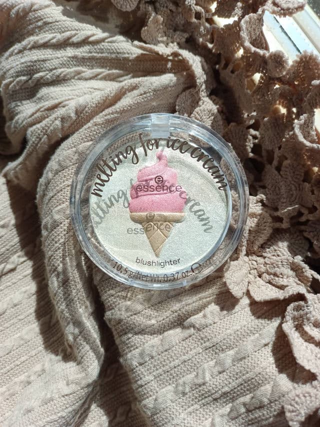 Essence Melting For Ice Cream Blushlighter review photo by beingmyselfE