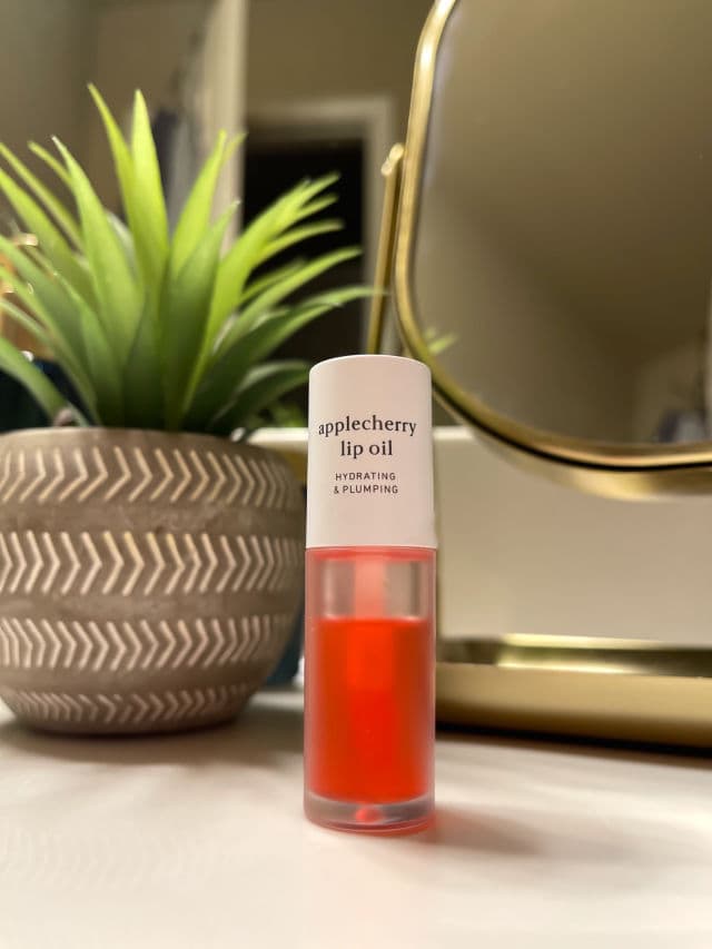 Nooni Appleberry review photo by catelinpowers