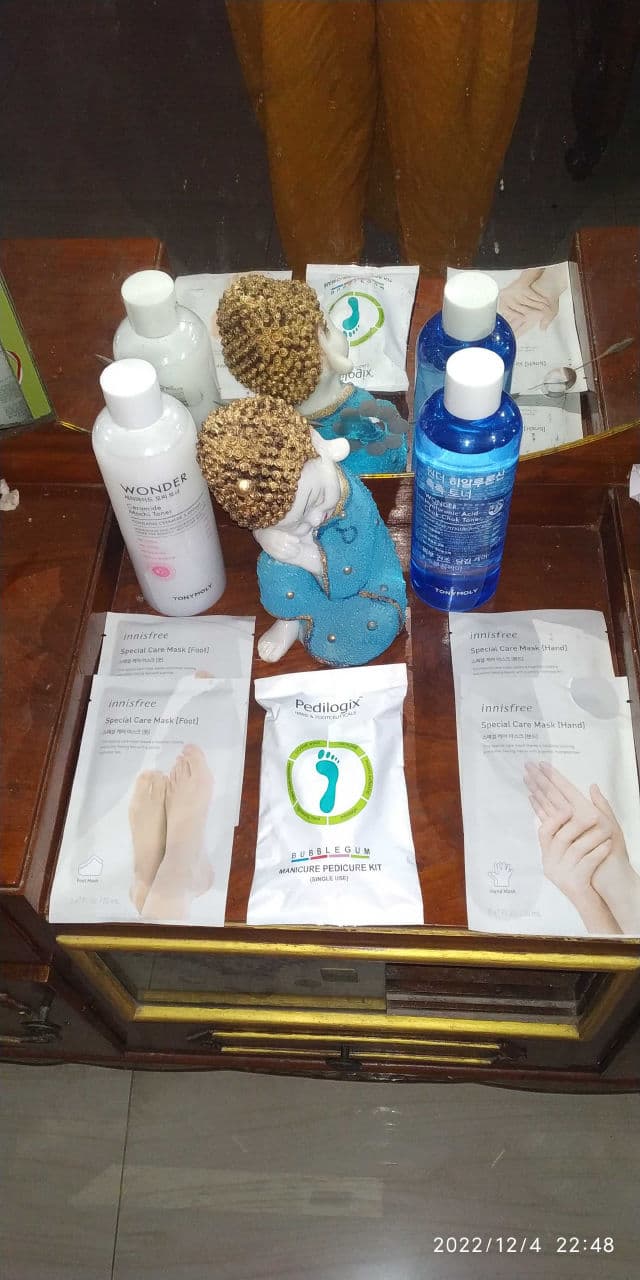 TONYMOLY Wonder Hyaluronic Acid Chok Chok Toner review photo by MeghnaDas