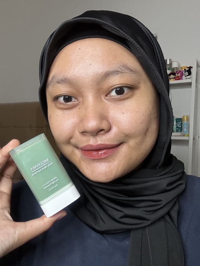 Miguhara (Green) Daily Herb Sun Stick SPF 50+ PA++++ review photo by marlpeachy