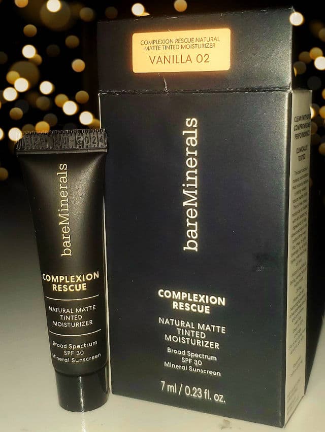 BareMinerals Complexion Rescue Natural Matte Tinted Moisturizer Mineral SPF 30 review photo by influencer716mama