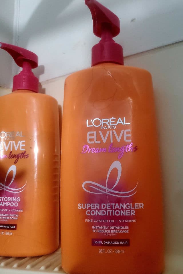 L'Oreal Paris Elvive Dream Lengths Conditioner review photo by influencer716mama