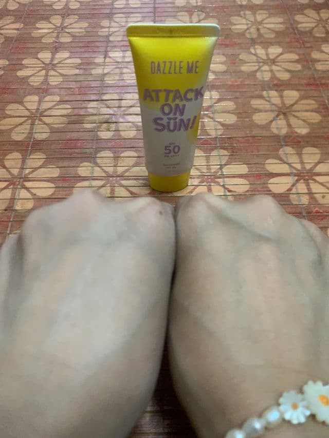 Dazzle Me Attack on Sun! Sunscreen SPF 50 PA +++ review photo by AinJazlan