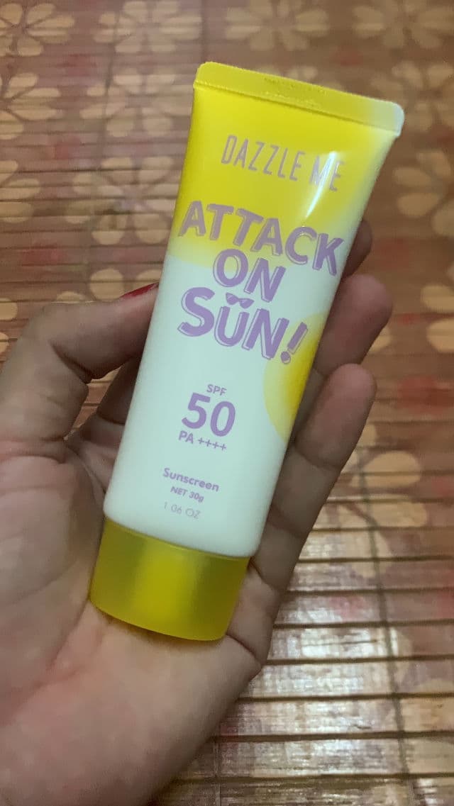 Dazzle Me Attack on Sun! Sunscreen SPF 50 PA +++ review photo by AinJazlan